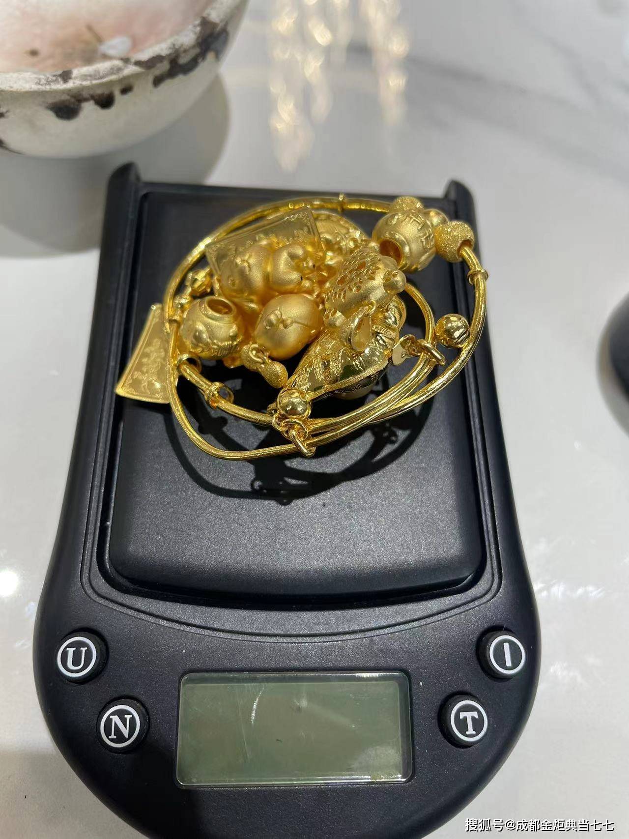 温州最新24小时上门回收金价方法分析(最方便真实的温州24小时上门回收黄金方法)